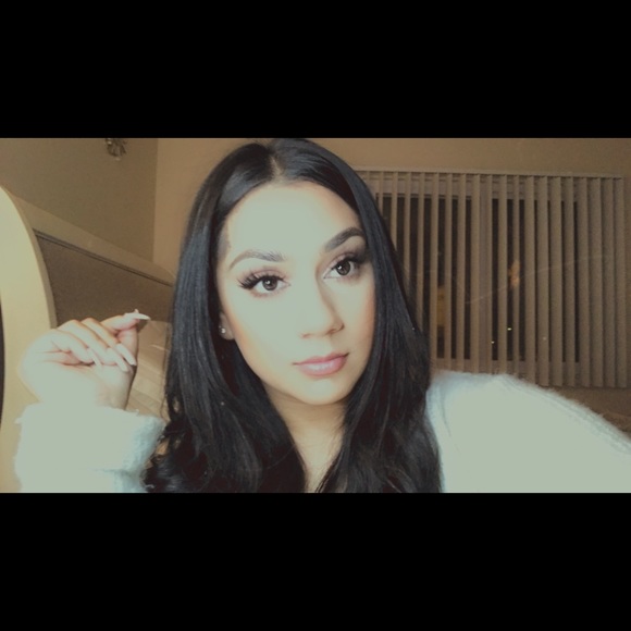 Meet your Posher, Selene - Picture 1 of 1